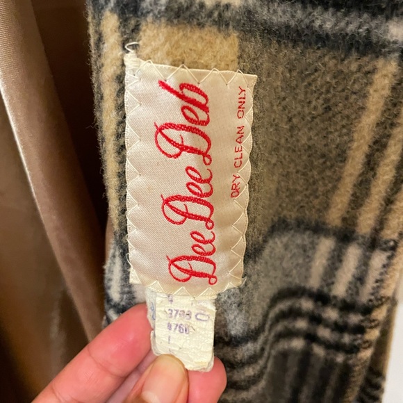 Vintage 1970’s Plaid Wool Coat - Picture 8 of 14
